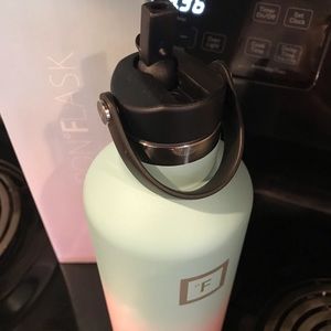 32oz IronFlask water bottle